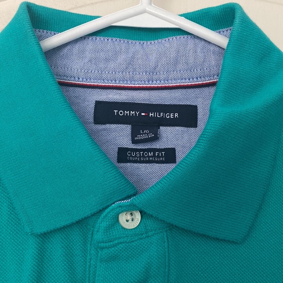 (NWOT) TOMMY HILFIGER Custom Fit Polo - Picture 3 of 3